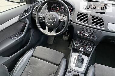Позашляховик / Кросовер Audi Q3 2015 в 
