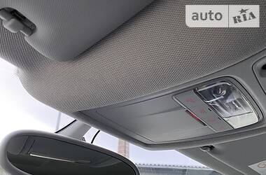 Позашляховик / Кросовер Audi Q3 2015 в 
