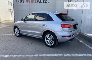 Позашляховик / Кросовер Audi Q3 2016 в 
