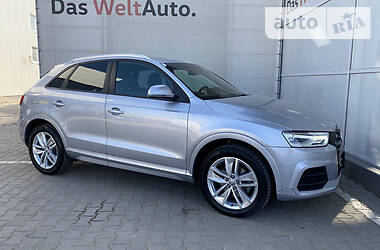 Позашляховик / Кросовер Audi Q3 2016 в 