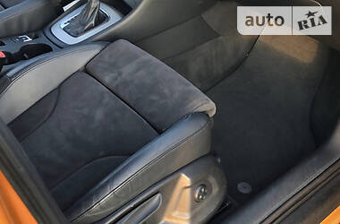 Позашляховик / Кросовер Audi Q3 2012 в 