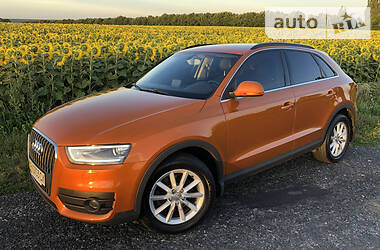 Позашляховик / Кросовер Audi Q3 2012 в 