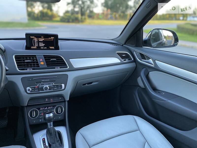 Позашляховик / Кросовер Audi Q3 2017 в Києві