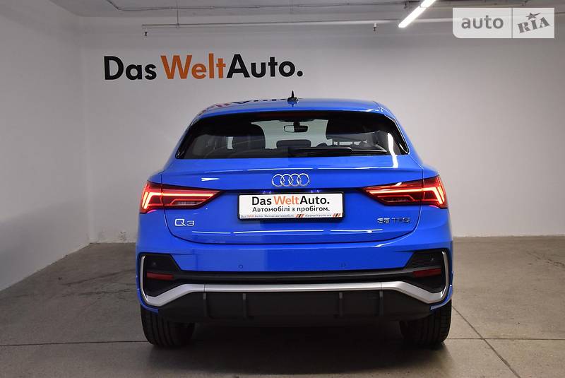 Позашляховик / Кросовер Audi Q3 2020 в Чернівцях