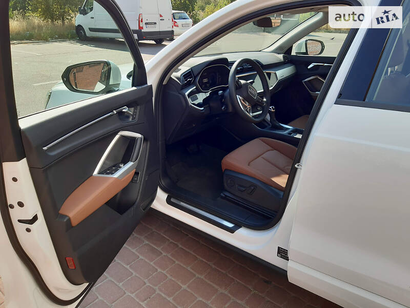 Внедорожник / Кроссовер Audi Q3 2020 в Хмельницком