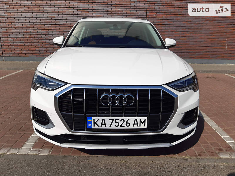 Внедорожник / Кроссовер Audi Q3 2020 в Хмельницком