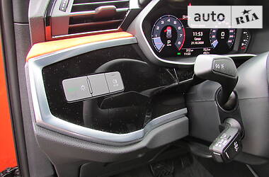 Внедорожник / Кроссовер Audi Q3 2020 в Киеве