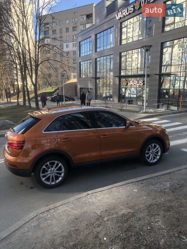 Внедорожник / Кроссовер Audi Q3 2011 в Киеве