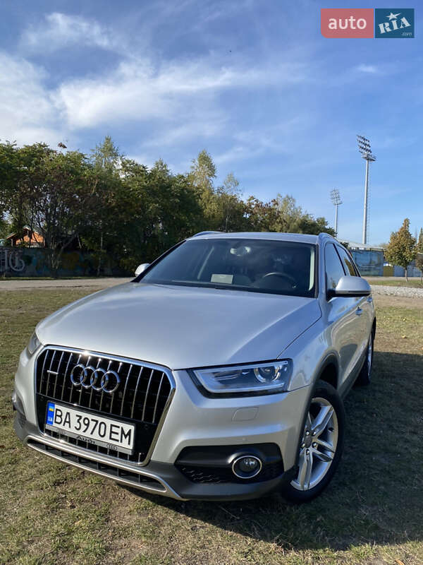 Внедорожник / Кроссовер Audi Q3 2012 в Александрие