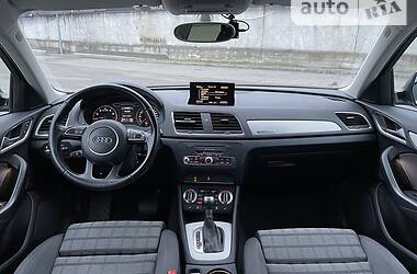 Позашляховик / Кросовер Audi Q3 2012 в 