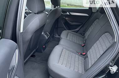 Позашляховик / Кросовер Audi Q3 2012 в 