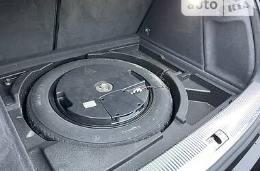 Позашляховик / Кросовер Audi Q3 2012 в 