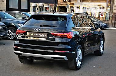 Внедорожник / Кроссовер Audi Q3 2020 в 