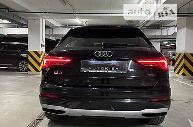 Внедорожник / Кроссовер Audi Q3 2019 в Киеве