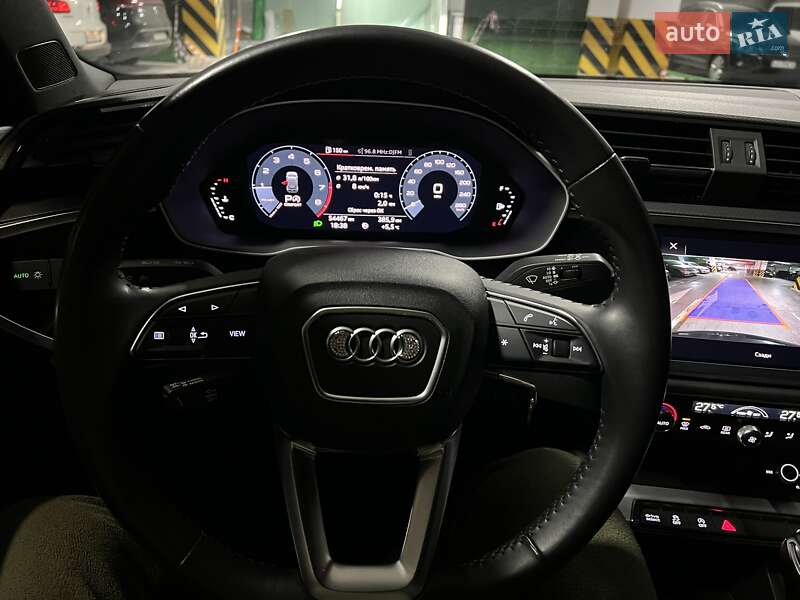 Внедорожник / Кроссовер Audi Q3 2019 в Киеве