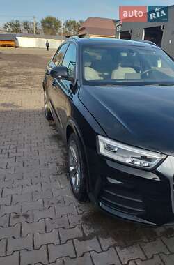 Внедорожник / Кроссовер Audi Q3 2015 в 