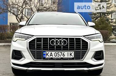 Внедорожник / Кроссовер Audi Q3 2020 в 