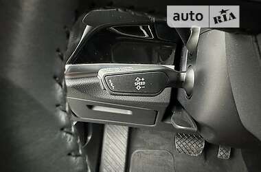 Внедорожник / Кроссовер Audi Q3 2020 в 