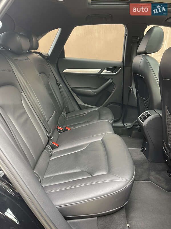 Позашляховик / Кросовер Audi Q3 2014 в Чорноморську