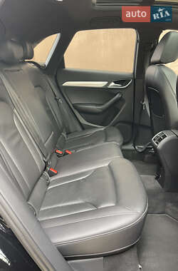 Позашляховик / Кросовер Audi Q3 2014 в 