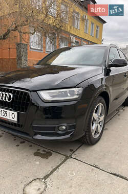 Позашляховик / Кросовер Audi Q3 2014 в 