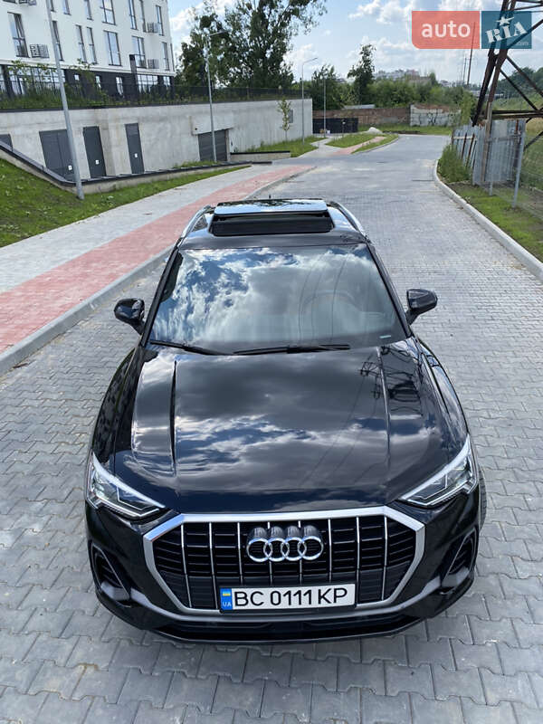 Позашляховик / Кросовер Audi Q3 2019 в Львові