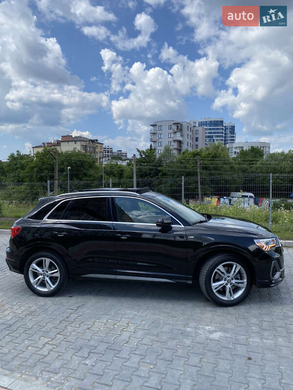 Позашляховик / Кросовер Audi Q3 2019 в Львові