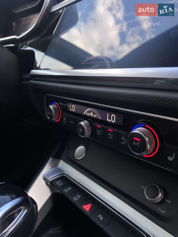 Позашляховик / Кросовер Audi Q3 2019 в Львові