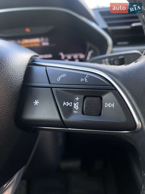 Позашляховик / Кросовер Audi Q3 2019 в Львові