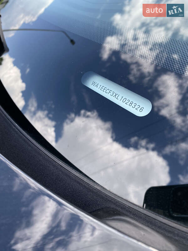 Позашляховик / Кросовер Audi Q3 2019 в Львові