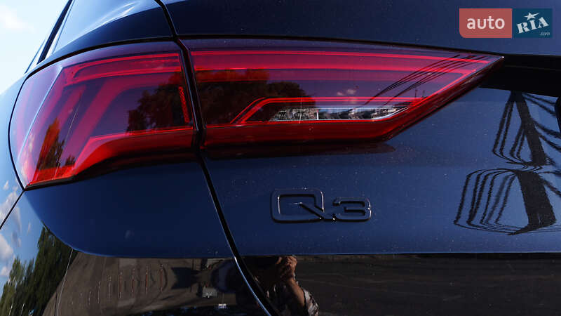 Позашляховик / Кросовер Audi Q3 2021 в Києві