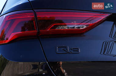 Внедорожник / Кроссовер Audi Q3 2021 в 