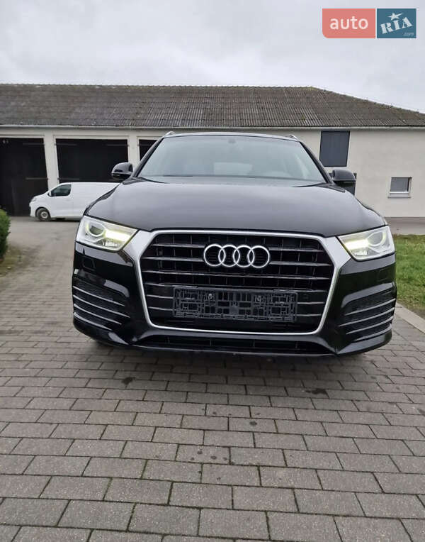 Внедорожник / Кроссовер Audi Q3 2017 в 