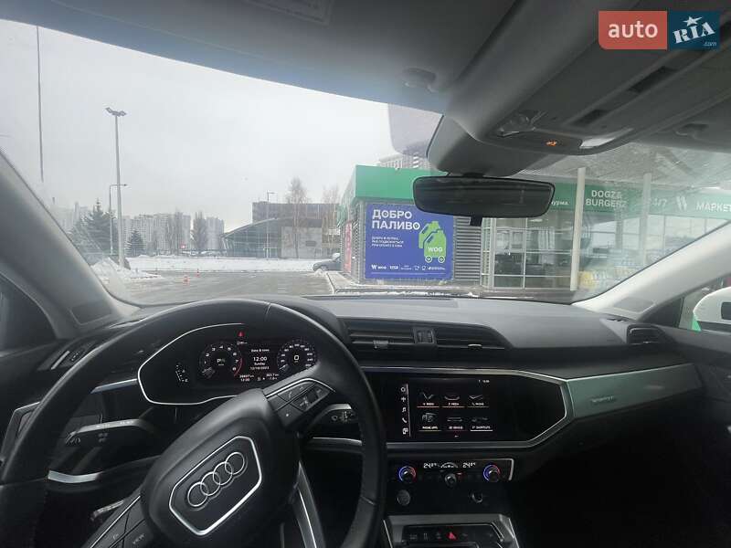 Позашляховик / Кросовер Audi Q3 2020 в Києві