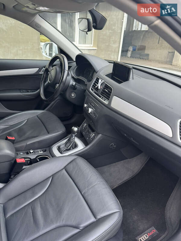 Внедорожник / Кроссовер Audi Q3 2017 в Ивано-Франковске