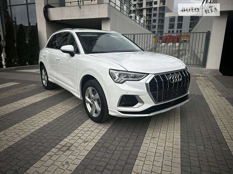 Позашляховик / Кросовер Audi Q3 2019 в Львові