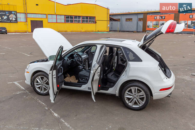 Внедорожник / Кроссовер Audi Q3 2016 в Житомире