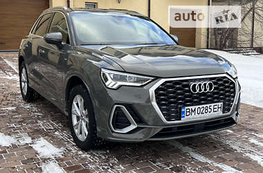 Внедорожник / Кроссовер Audi Q3 2022 в 