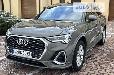 Внедорожник / Кроссовер Audi Q3 2022 в 