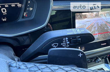 Внедорожник / Кроссовер Audi Q3 2022 в 
