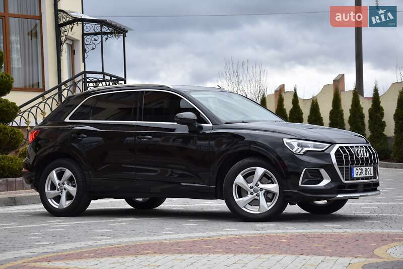 Внедорожник / Кроссовер Audi Q3 2020 в Львове
