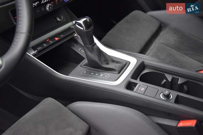 Внедорожник / Кроссовер Audi Q3 2020 в Львове