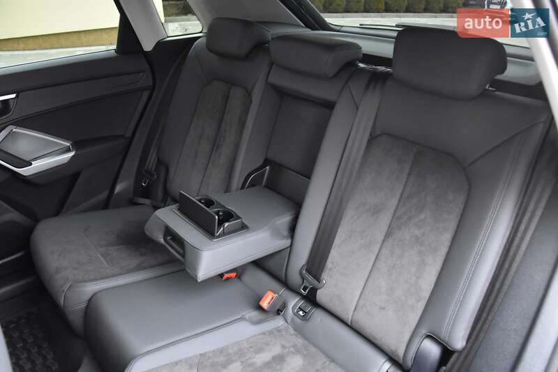 Внедорожник / Кроссовер Audi Q3 2020 в Львове