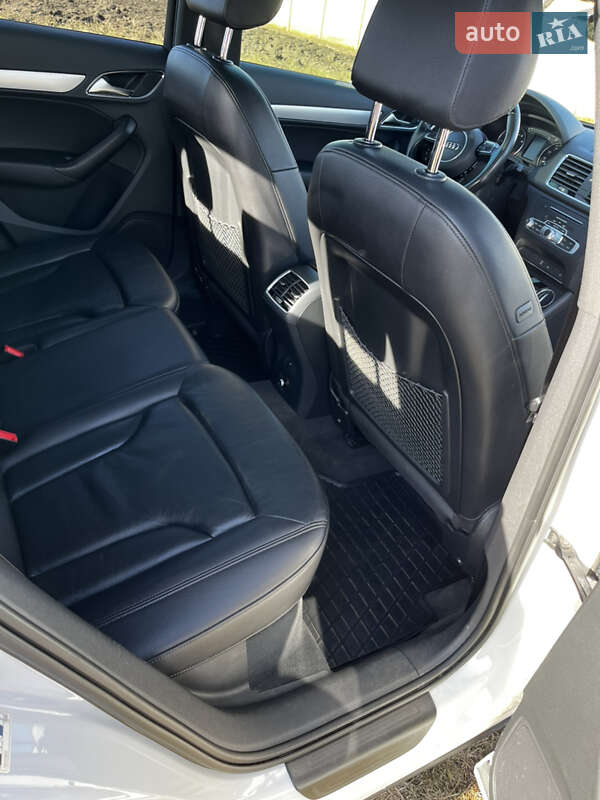 Внедорожник / Кроссовер Audi Q3 2016 в Харькове