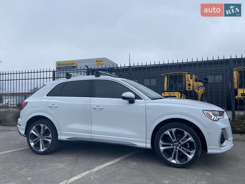 Внедорожник / Кроссовер Audi Q3 2020 в Сумах