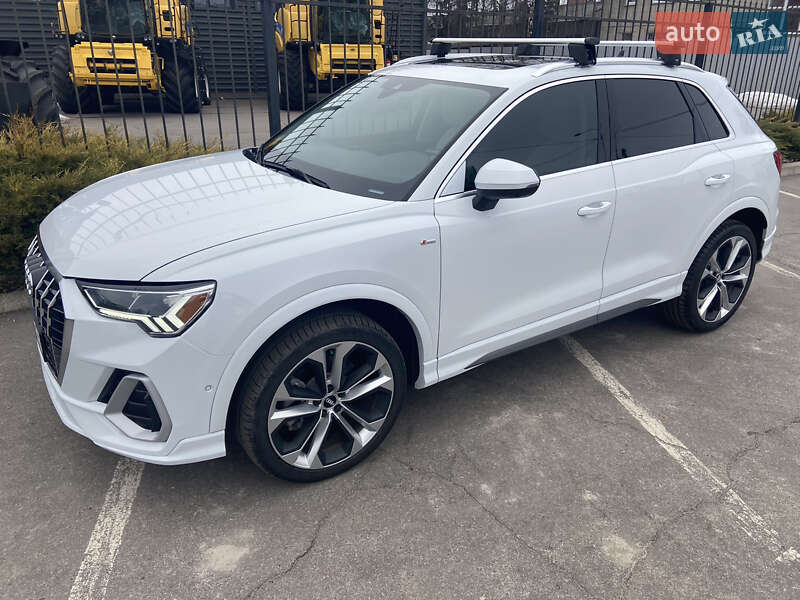 Внедорожник / Кроссовер Audi Q3 2020 в Сумах