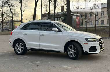 Внедорожник / Кроссовер Audi Q3 2015 в Киеве