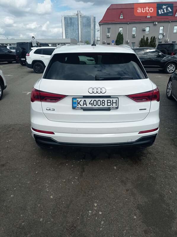 Позашляховик / Кросовер Audi Q3 2020 в Києві
