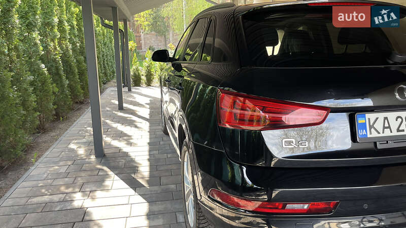 Внедорожник / Кроссовер Audi Q3 2016 в Киеве