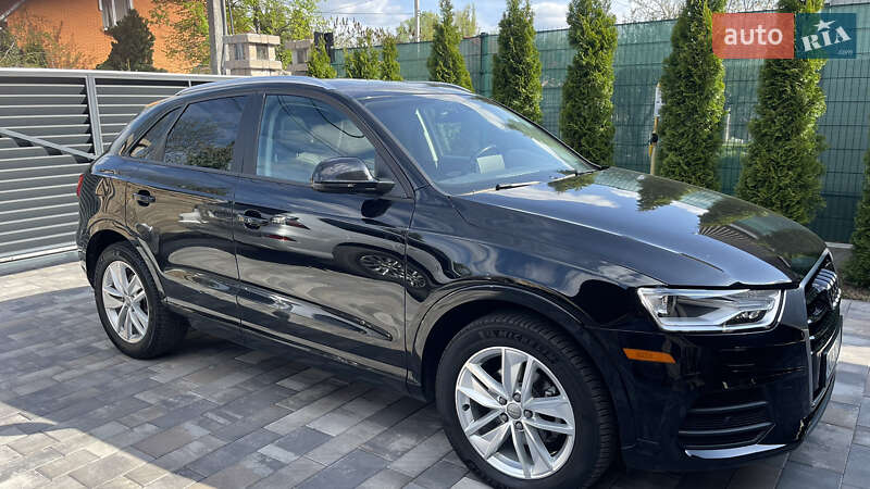 Внедорожник / Кроссовер Audi Q3 2016 в Киеве